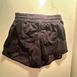 Lululemon black camo shorts size 4 tall